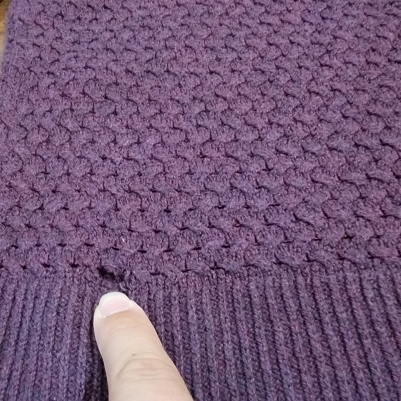 American Eagle Outfitters sweater - Picture 4 of 9